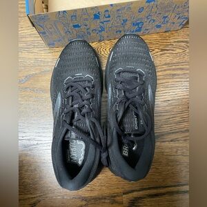 Brooks ghost 13 NWT